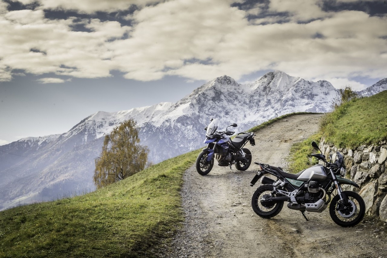 Moto Guzzi V85 TT VS Triumph Tiger 850 Sport: viaggia, guida, SOGNA